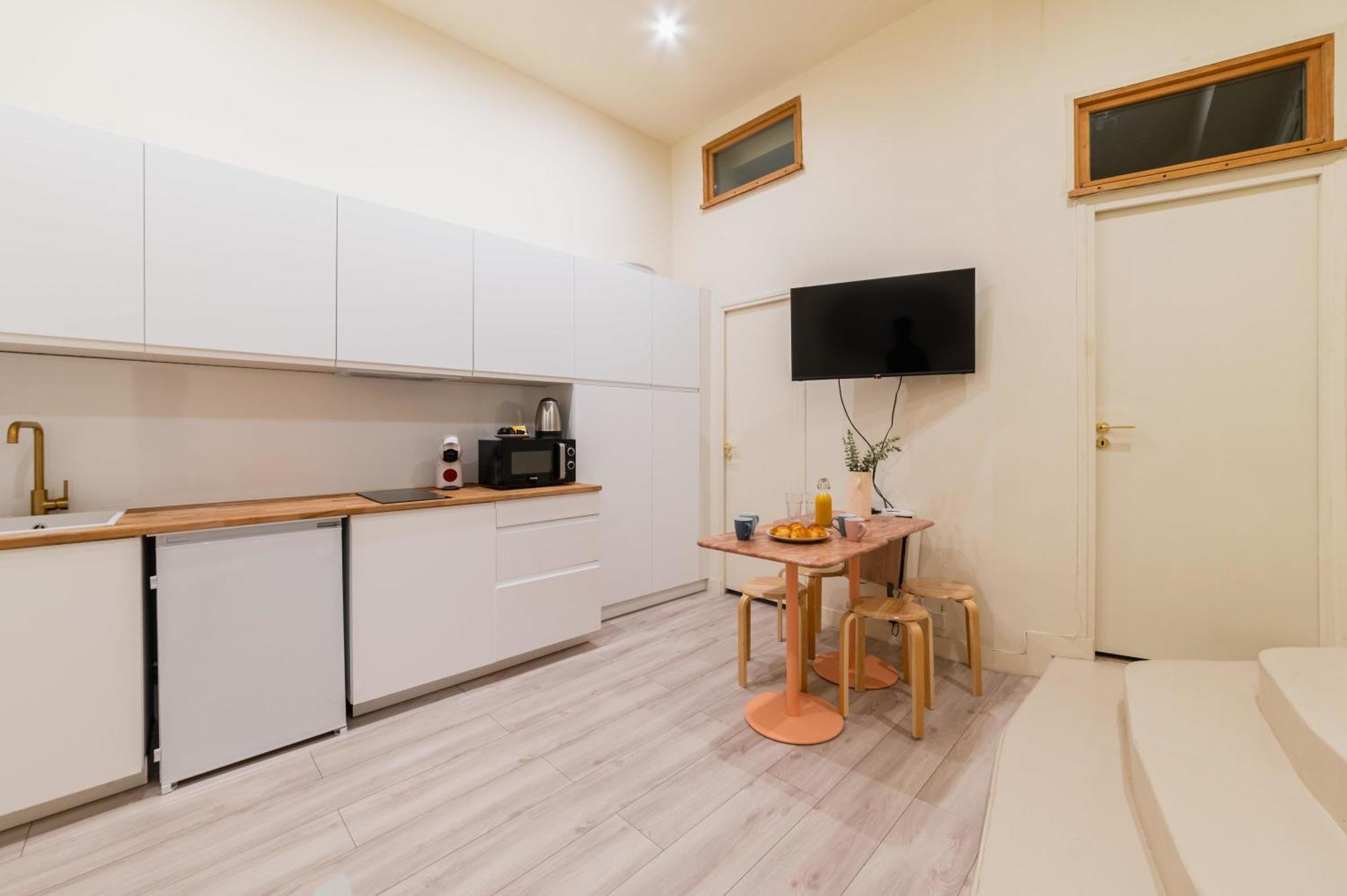 Charmant Appartement Moderne Haut Marais - 4P - Flat-Guest Paris Exteriör bild